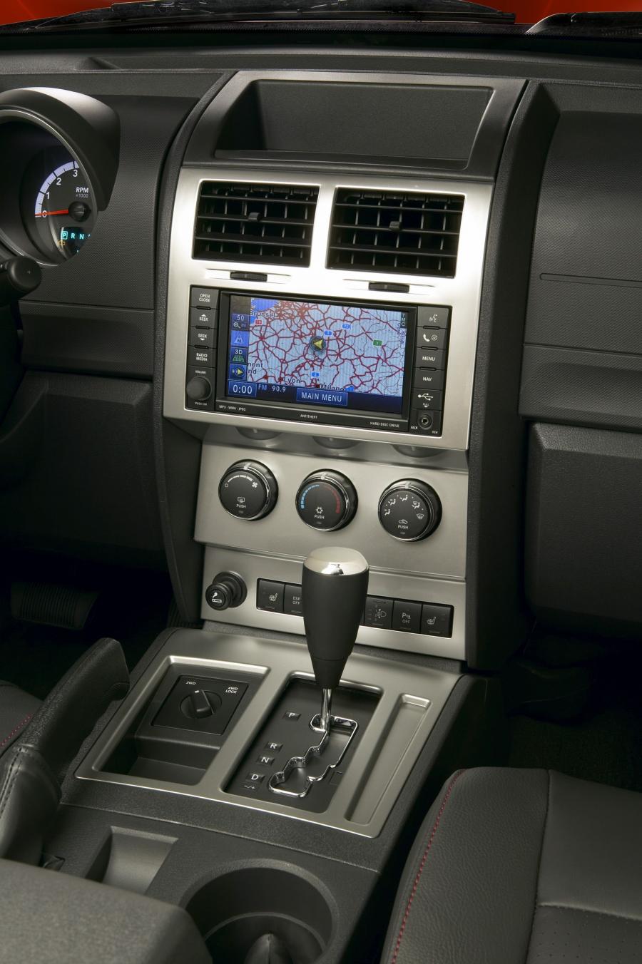  Dodge Nitro 2007 года  (фото 35 из 152)